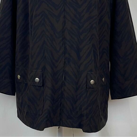 Chico’s Brown Black Animal Print Nylon GorpCore Lightweight Jacket NWOT Size 12 - Picture 3 of 10